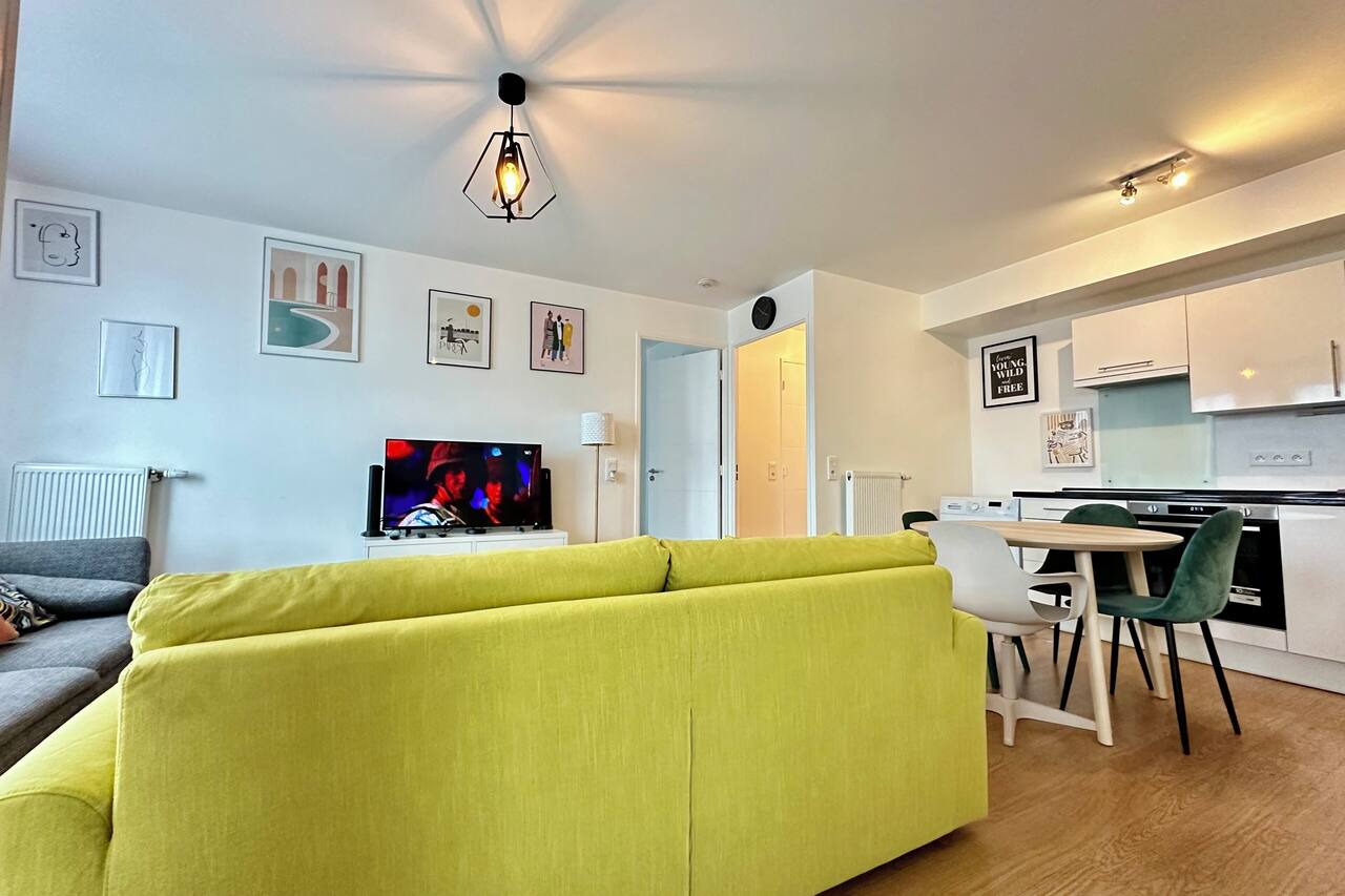 Cosy 2-room apartment with parking near Hôtel de Ville station Courneuve 1