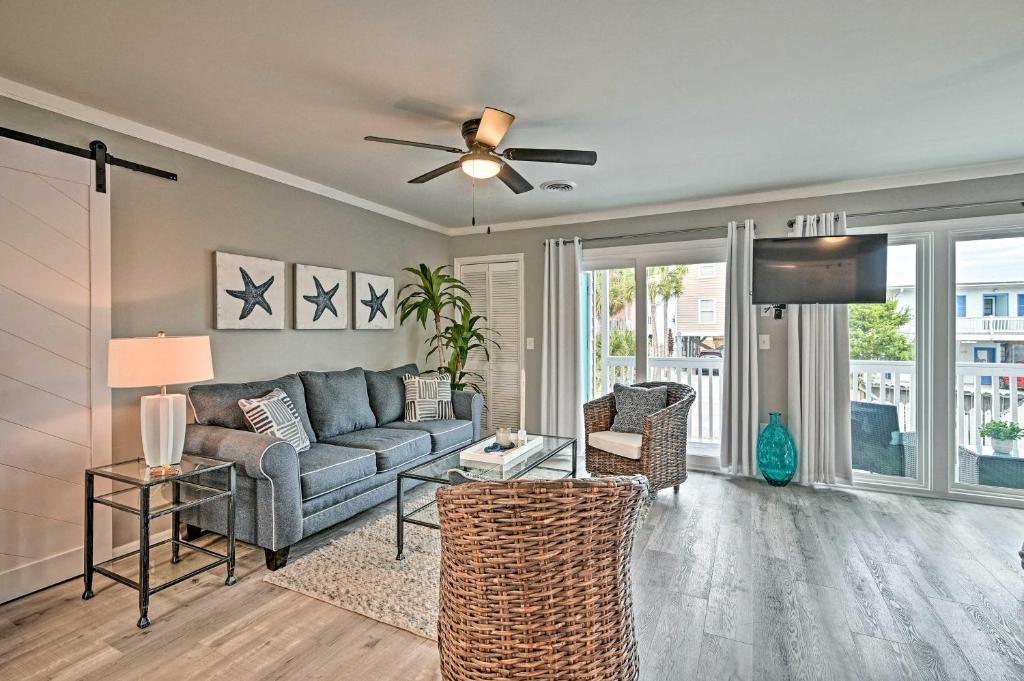 Couple’s Retreat w/Balcony in Surfside Beach! 1
