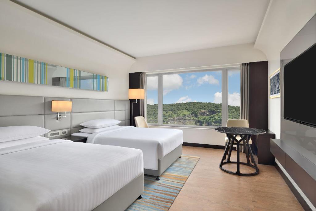 Courtyard by Marriott Navi Mumbai 1