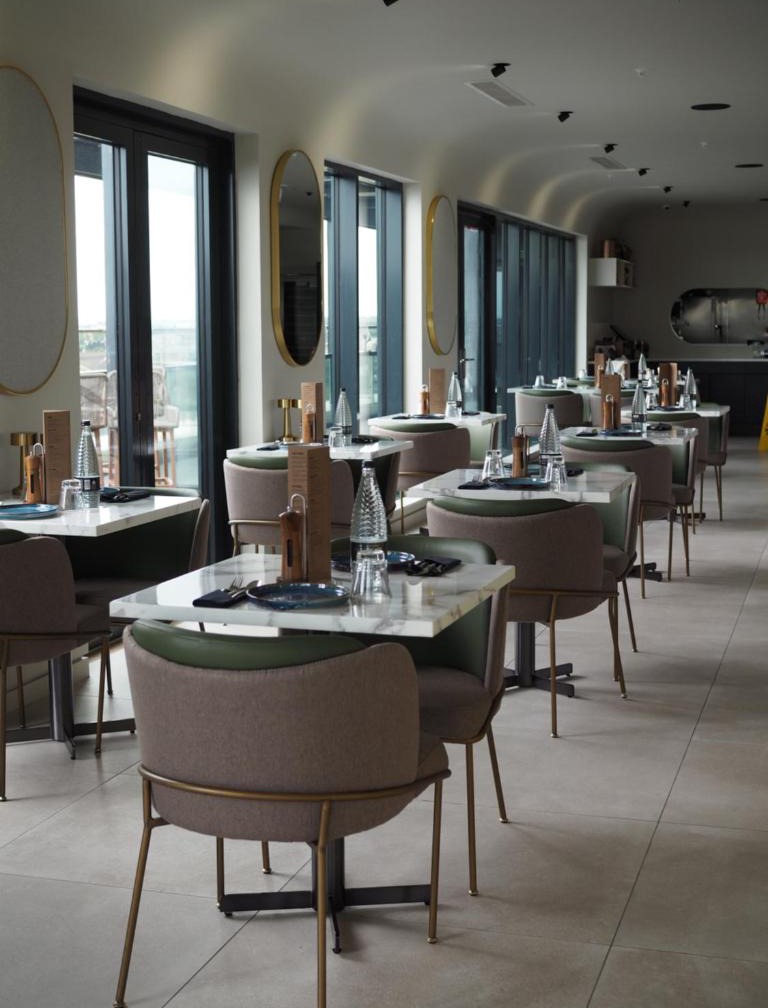 Courtyard by Marriott London Heathrow Airport 1