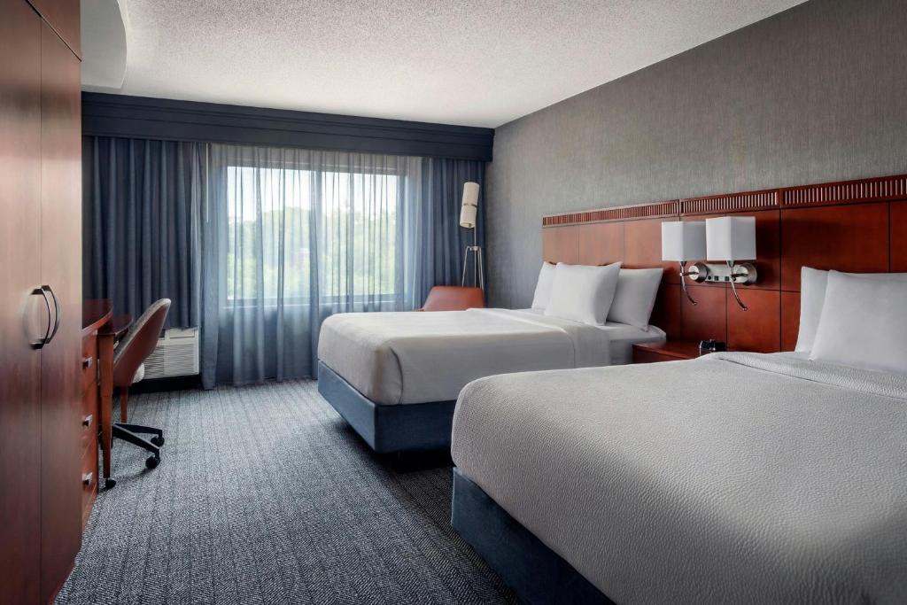 Courtyard by Marriott Paramus 1