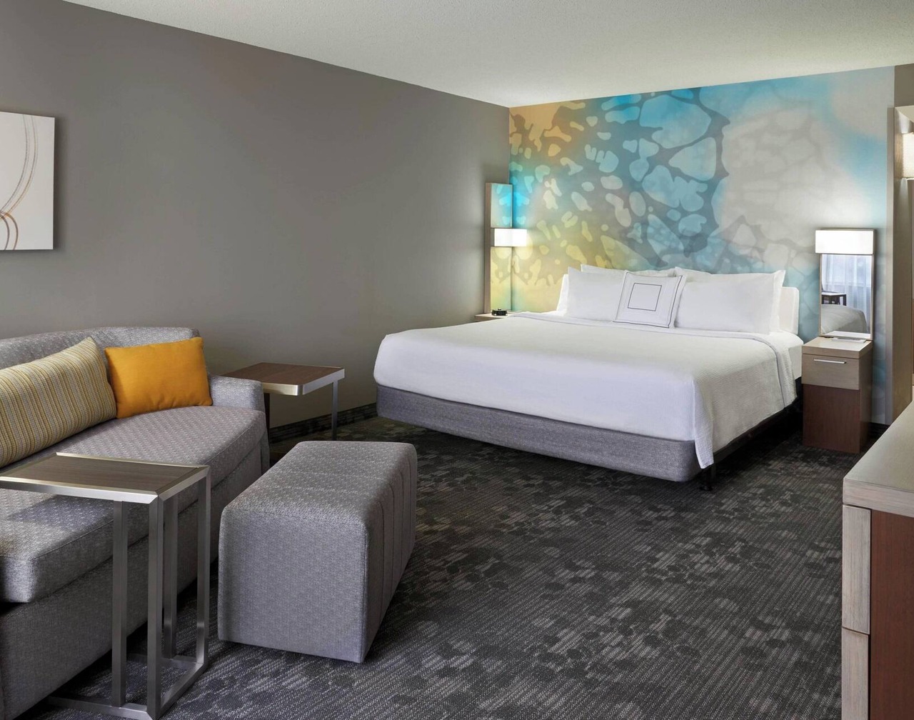 Courtyard by Marriott Toronto Airport 1