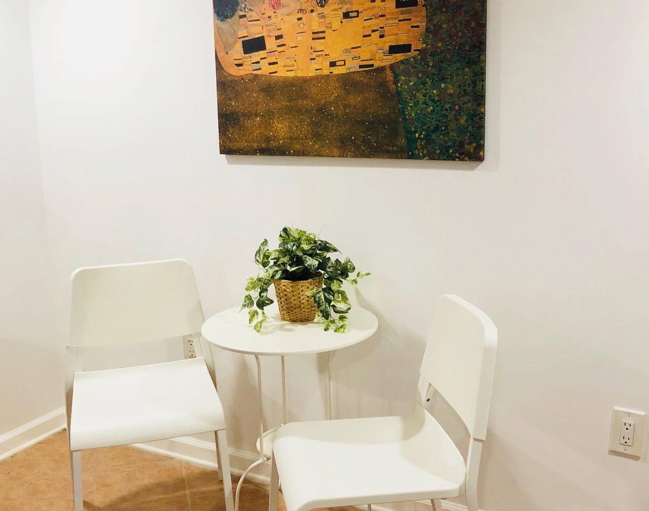 Cozy 1 Bedroom Apt of Historic Cap Hill House, Sleeps 5, FREE ON-SITE PARKING 1