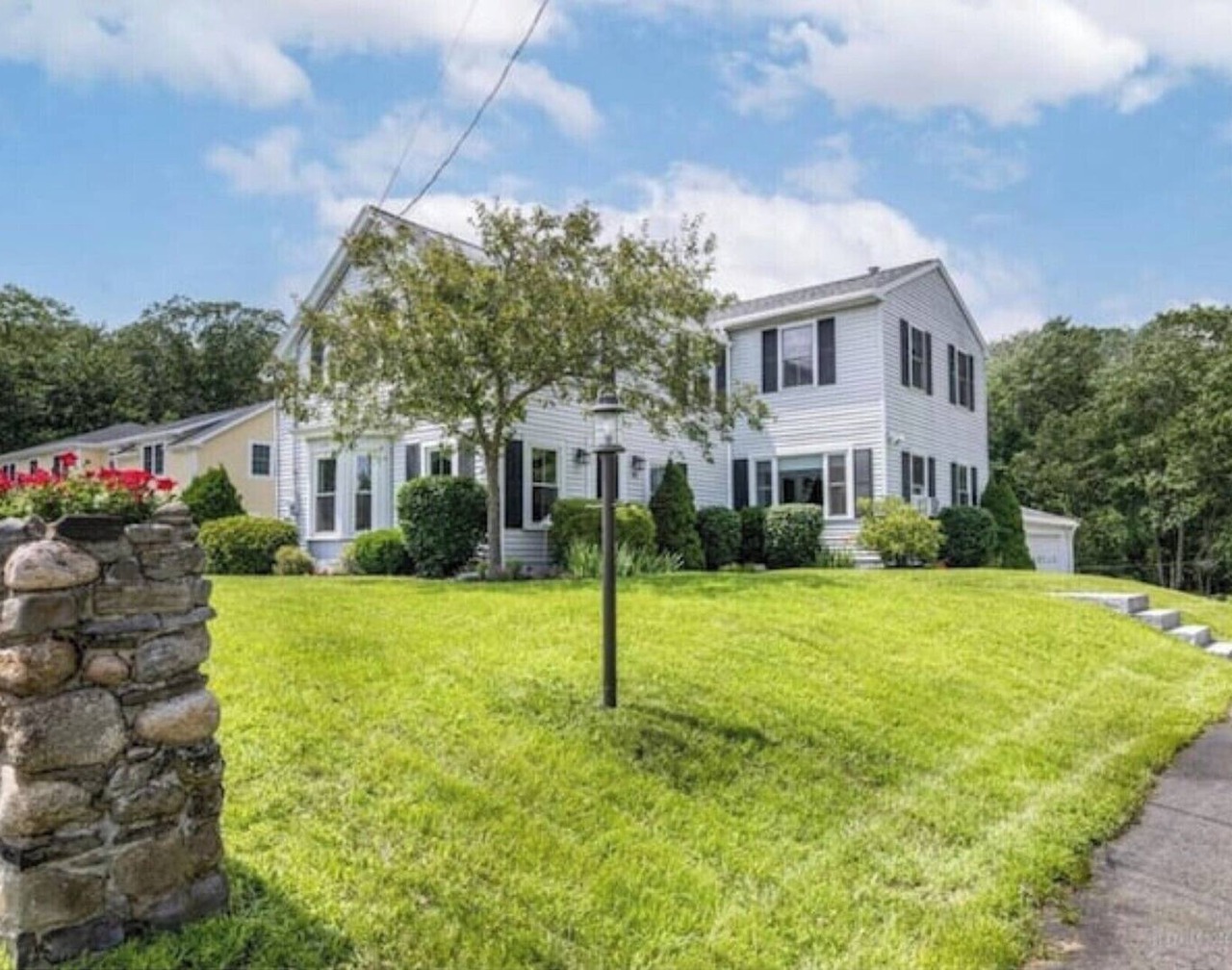 Cozy All Season Beach House, only mins to Beaches, 12 mins to downtown Portland 1