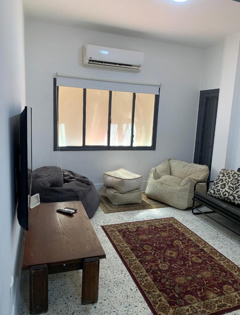 Cozy and Fully AC Apt in the Heart of DT Garden City 1