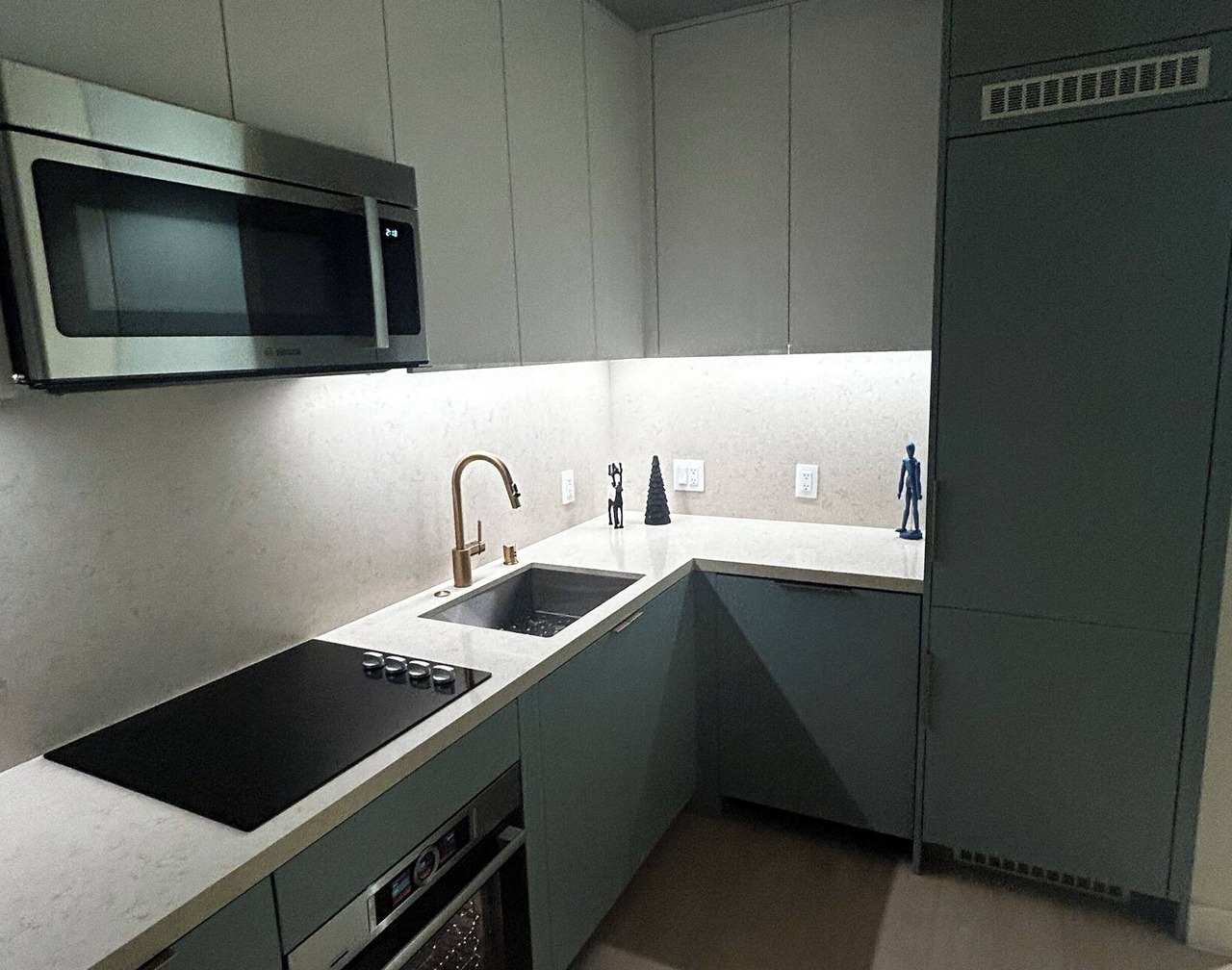Cozy apartment in LA with WiFi, AC, fitness room sauna steam room sauna and pool 1