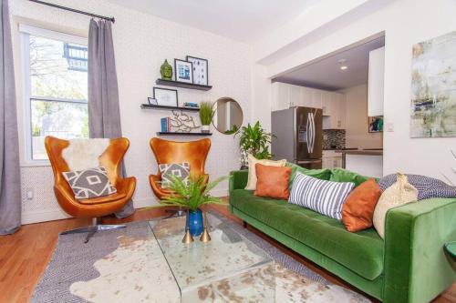 Cozy Duplex Near T 1