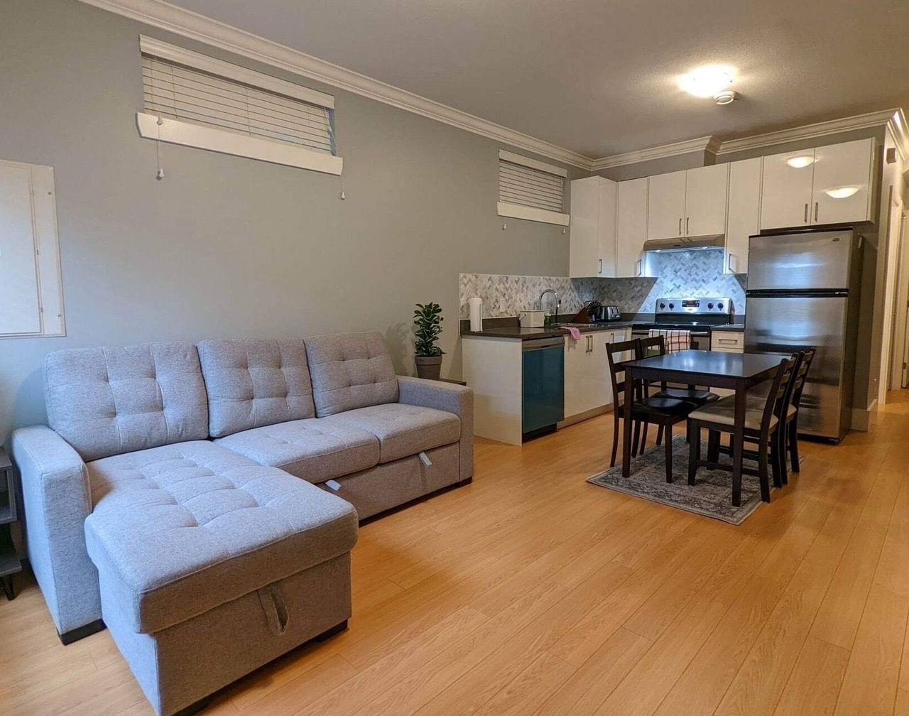 Cozy Home with New Furniture! Steps away from Downtown/UBC/Airport/Richmond 1
