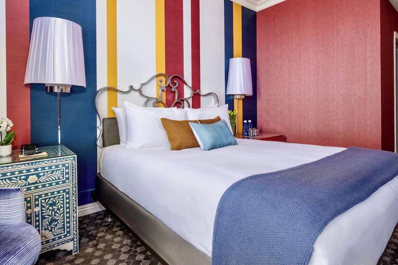 Cozy Room in SF Downtown near Union Square – Modern Amenities & Italian Cuisine 1
