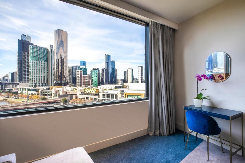 Crowne Plaza Melbourne by IHG 1