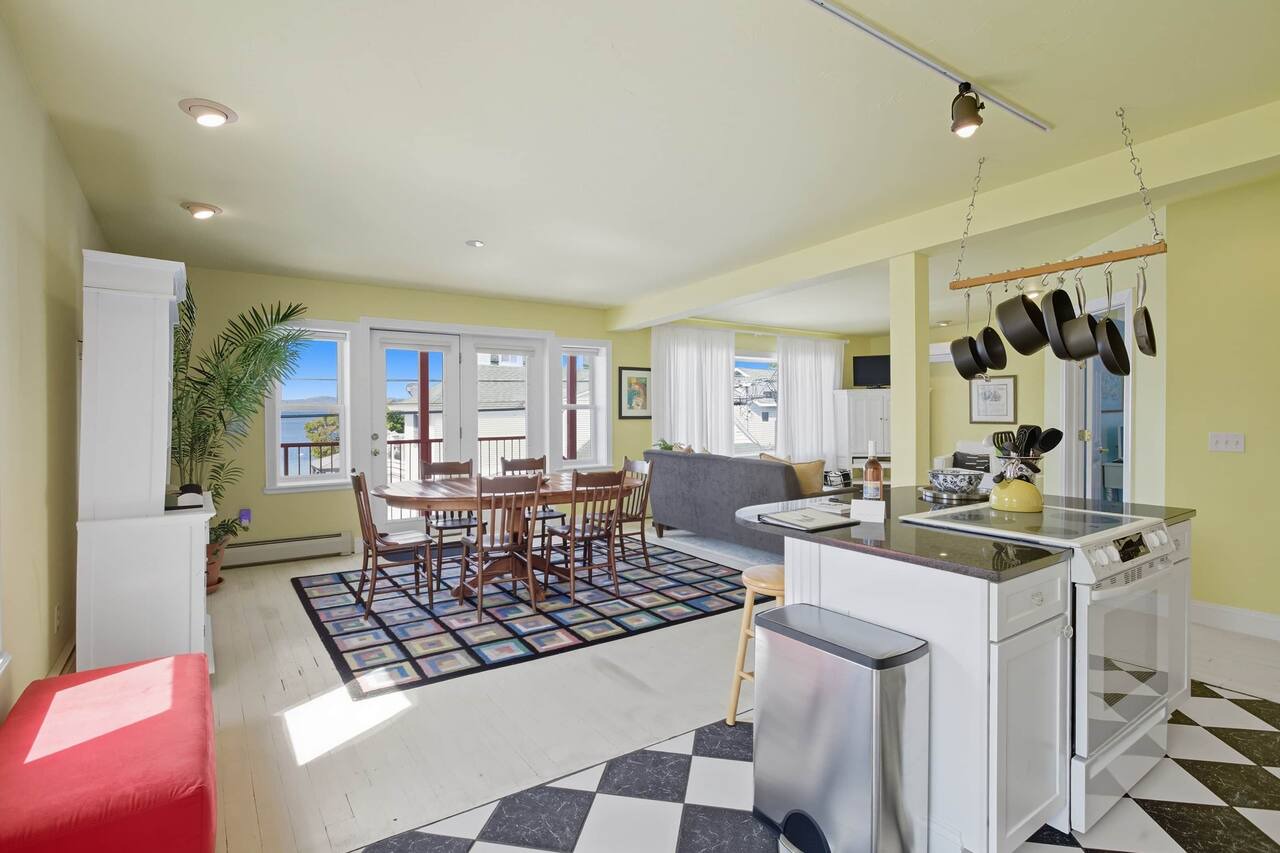 Crystal View, Suite 3 1