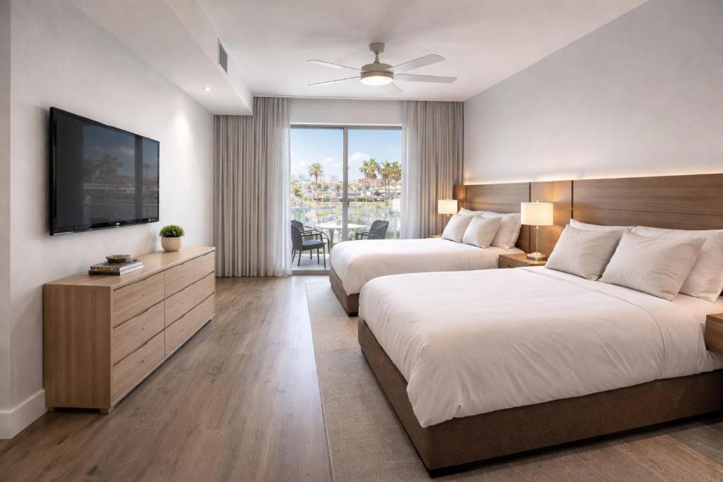 CW Hotel 1