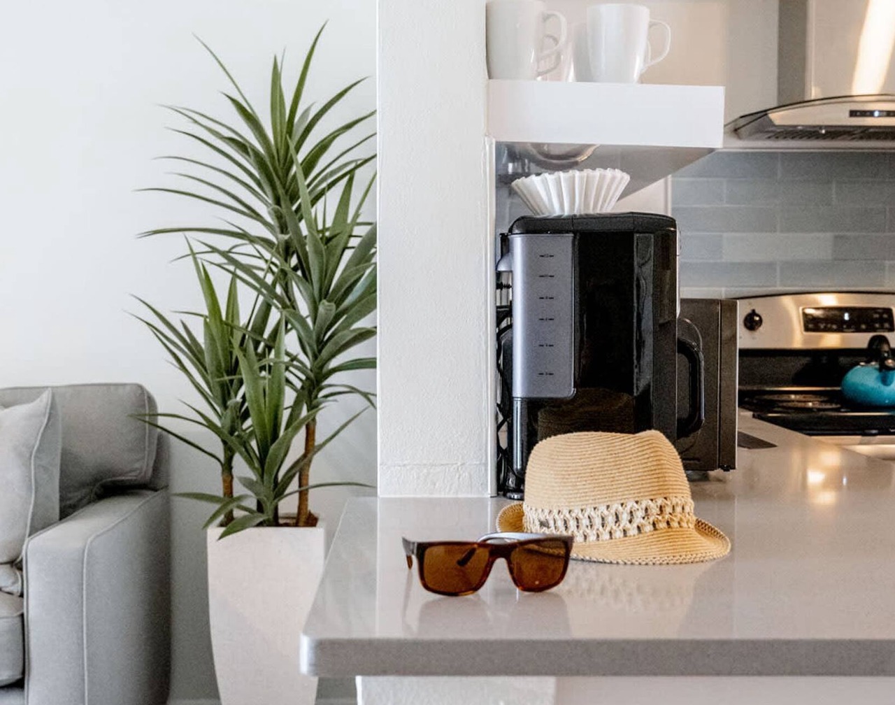 Deluxe King Condo Updated Suite by the Beach! 1