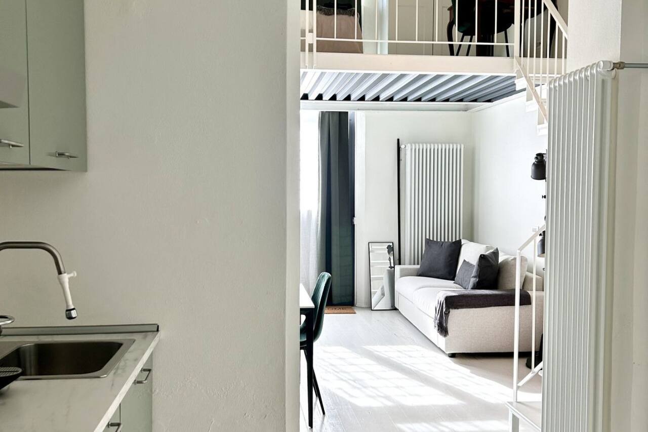 Design and Comfort, Metro 8min walk, Air Conditioning, WiFi 1
