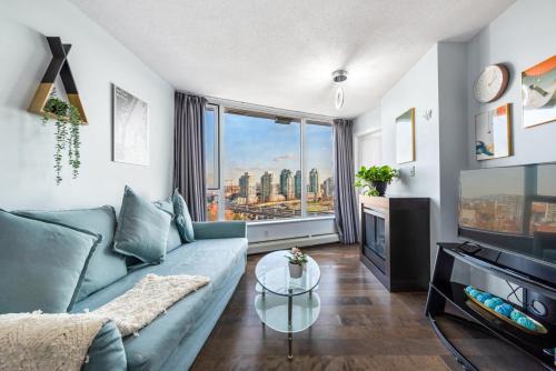 Downtown 1 Bedroom Water View Condo 1