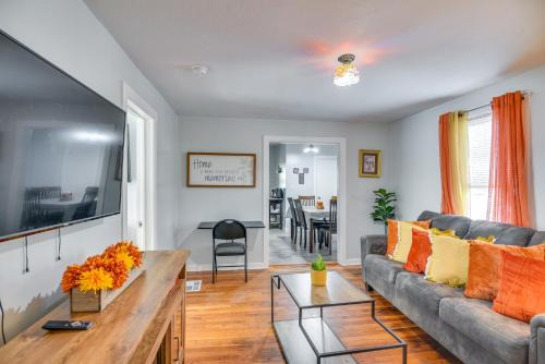 Downtown Brockton Apt < 1 Mi to Local Dining 1