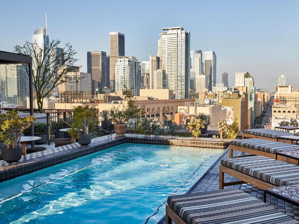 Downtown Los Angeles Proper Hotel, a Member of Design Hotels 1