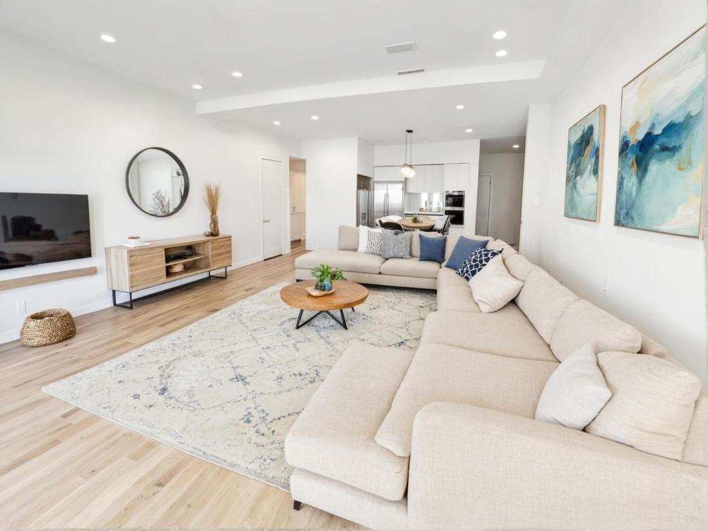Downtown Los Angeles Modern Apartments 1