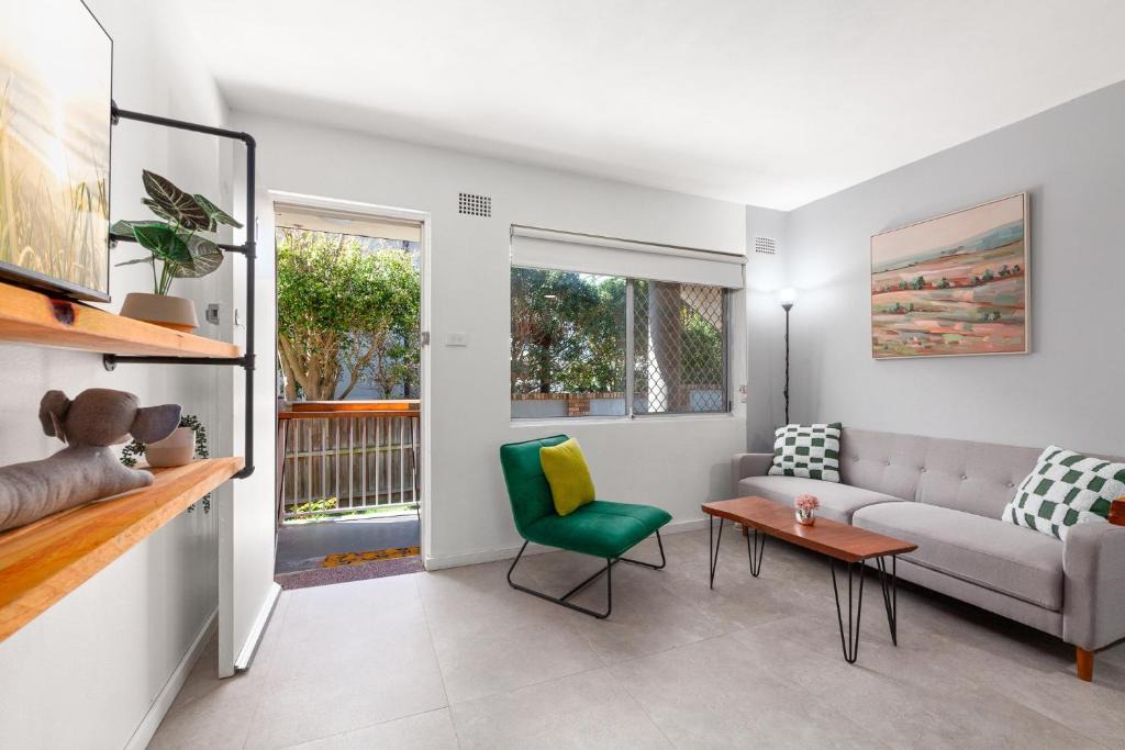 Easy Beach Access from Tranquil Retreat 1