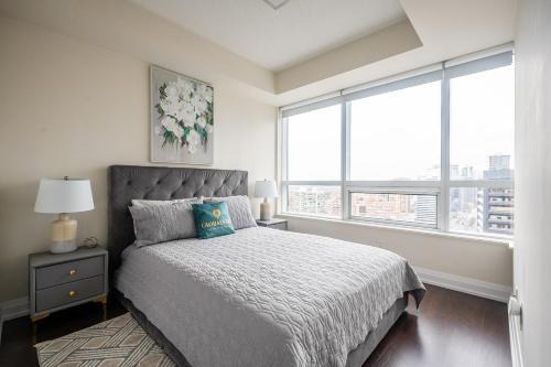Elegance In Peonies 1 Bedroom Condo 23 Floor Free parking in Downtown Toronto 1