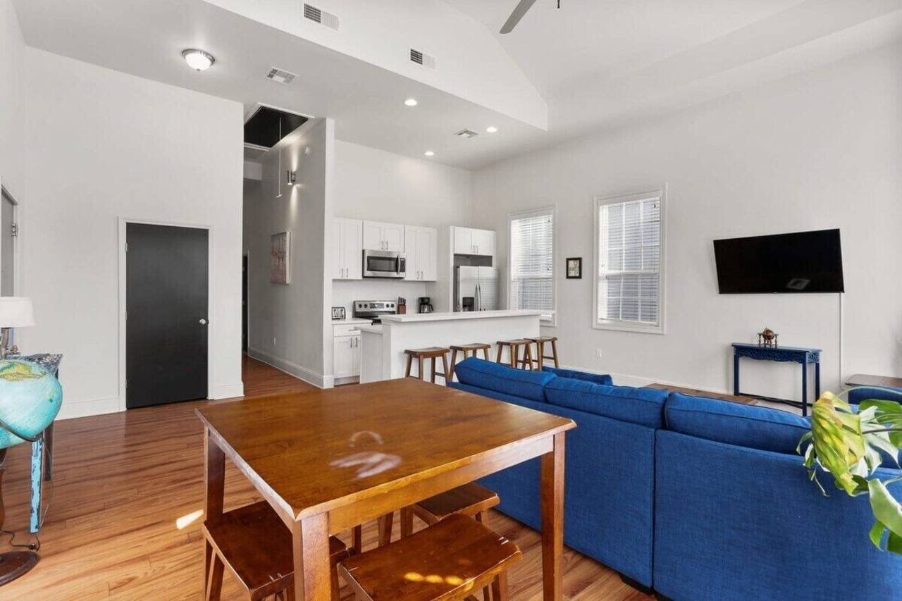 Elegant 2BR | Garden District | Historic Luxury 1