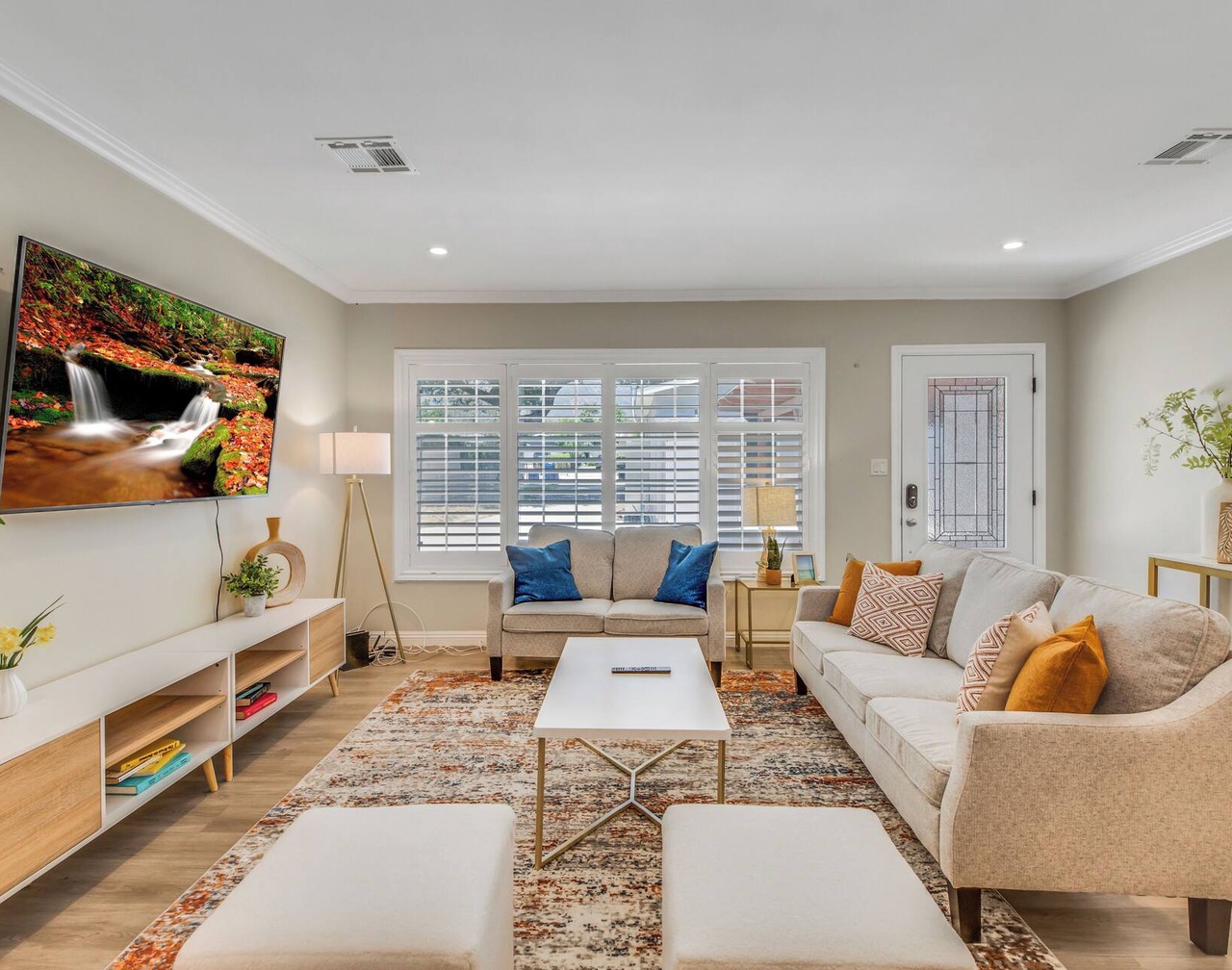 Elegant and Stylishly Crafted Modern Home 1