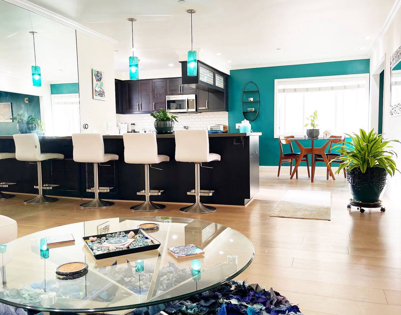 Elegant, peaceful, contemporary hillside home w/tropical patio/colored lighting 1