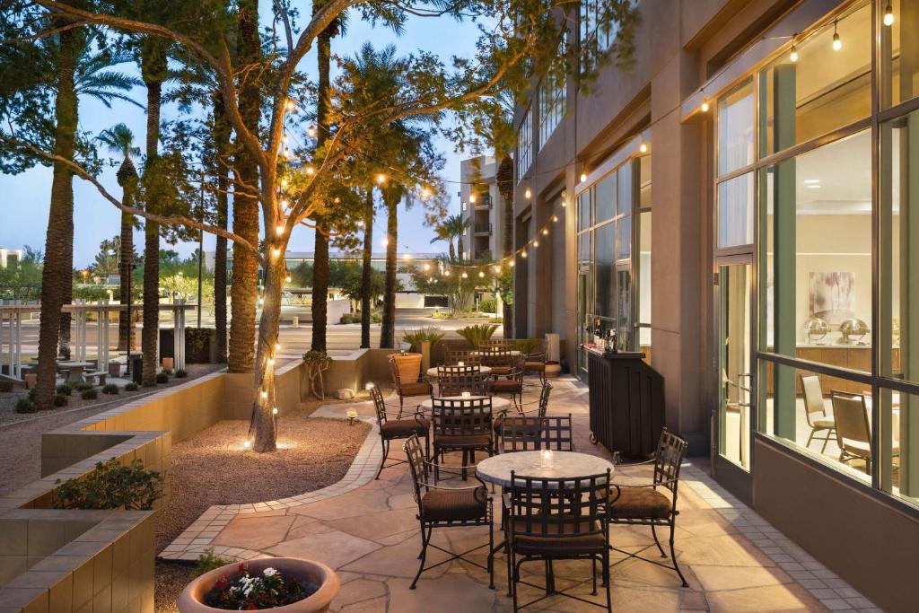 Embassy Suites by Hilton Phoenix Downtown North 1