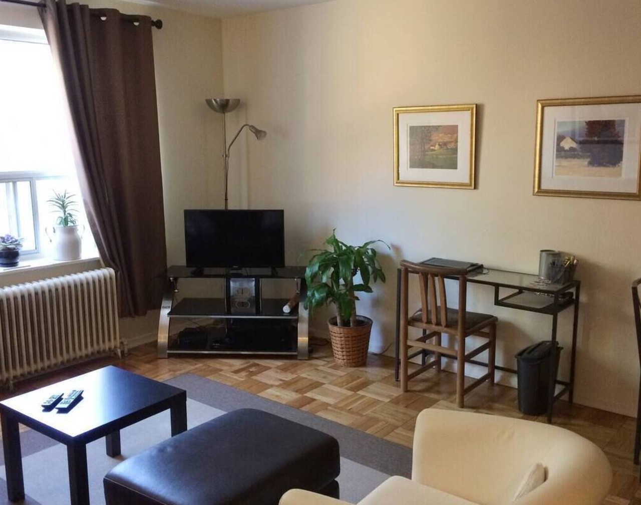 Entire apartment - Lakeshore West 1