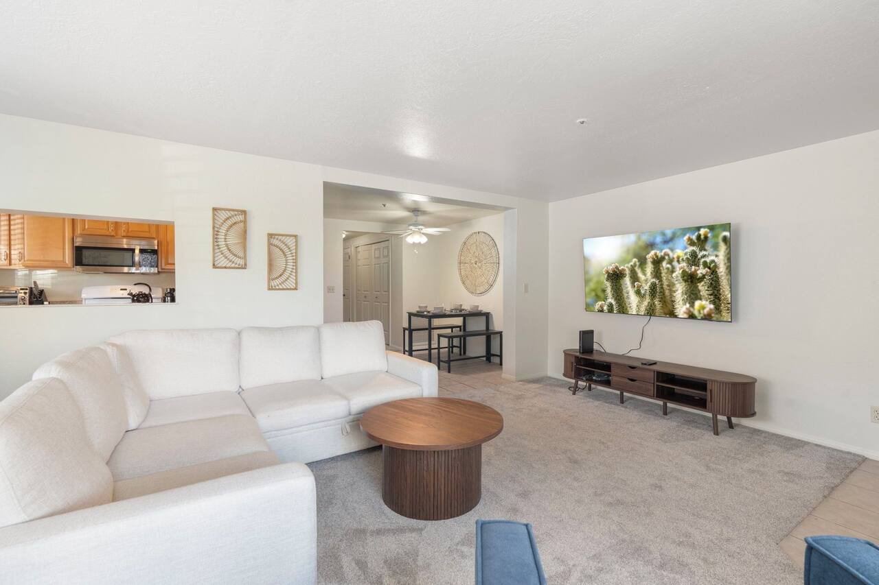 Entire Property Retreat - 7 BR Walk to Uptown 1