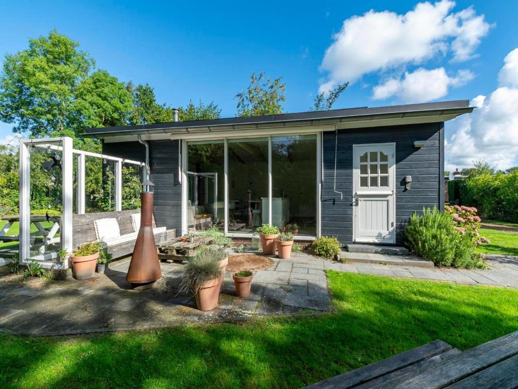 Eureka 109 Bungalow for 6-person with garden 1
