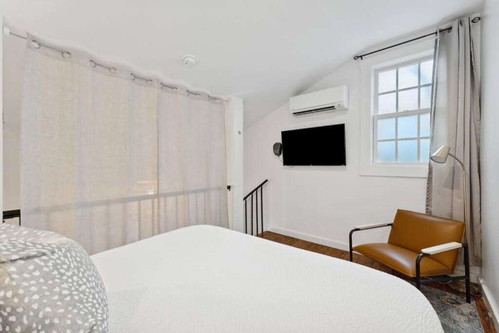 Exclusive Open Loft in Downtown Charleston 1