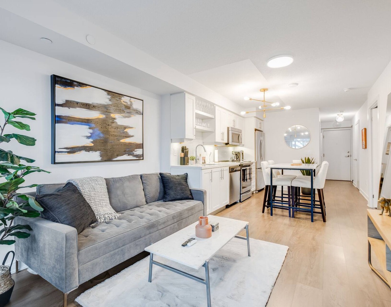 Executive Monthly 2BR/2Bath Luxury Condo - Downtown Toronto 1