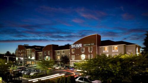 Executive Residency by Best Western Navigator Inn & Suites 1
