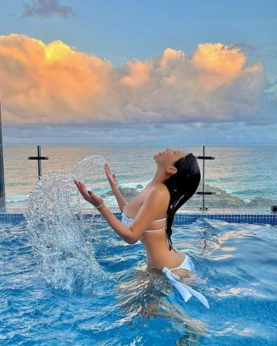 Exit Pool Villa 1