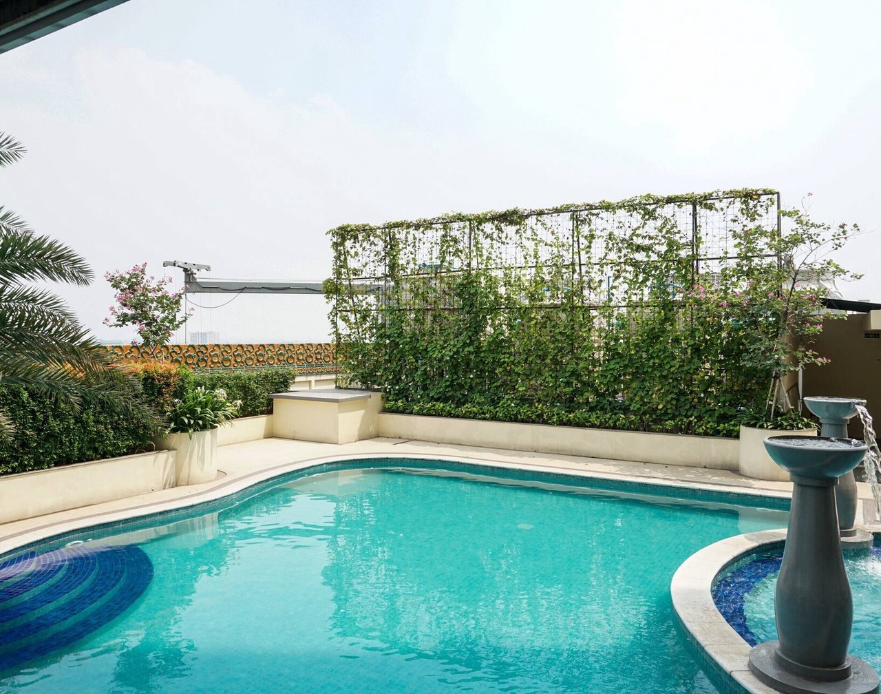 Fabulous 2BR Lucky Tower Apartment 1