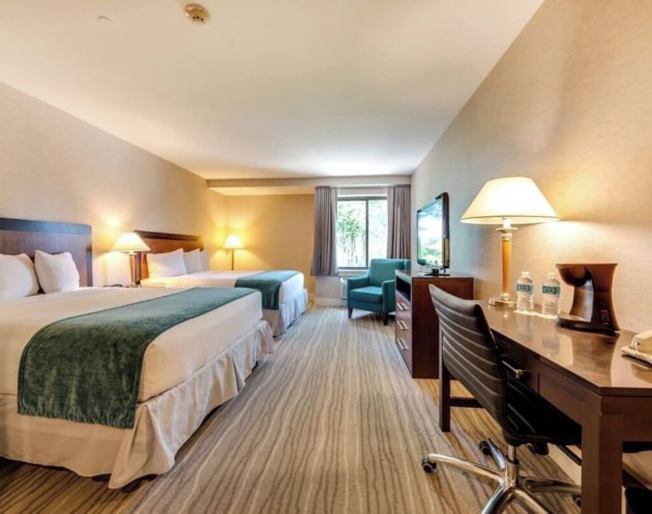 Family-Friendly Escape Near Quassy Amusement Park, Shops & Scenic Waterfalls 1