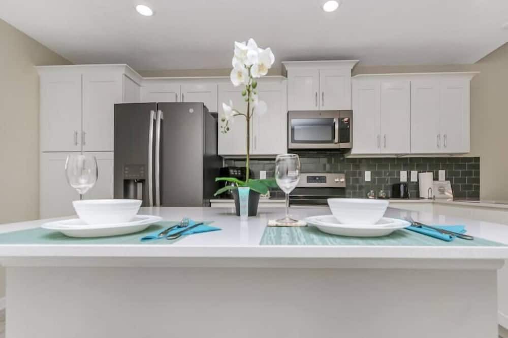 Family place with gorgeous view, 4 miles to DISNEY 1