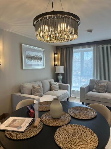 Fire Station View-Central-2 king beds-Brand new interior 1