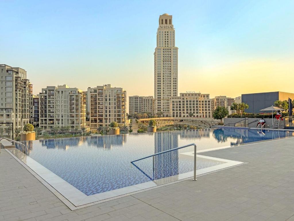 FIRST CLASS 1BR Creek Escape & Modern Elegance 1