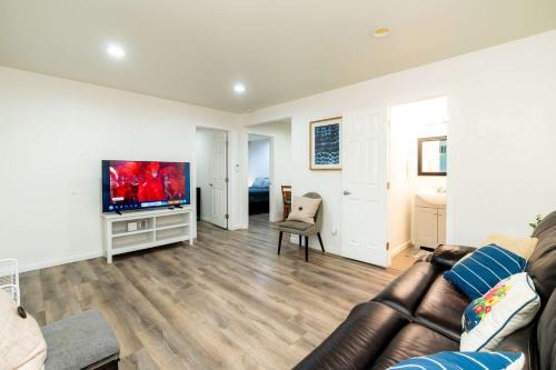 Foothills LA family friendly house 1