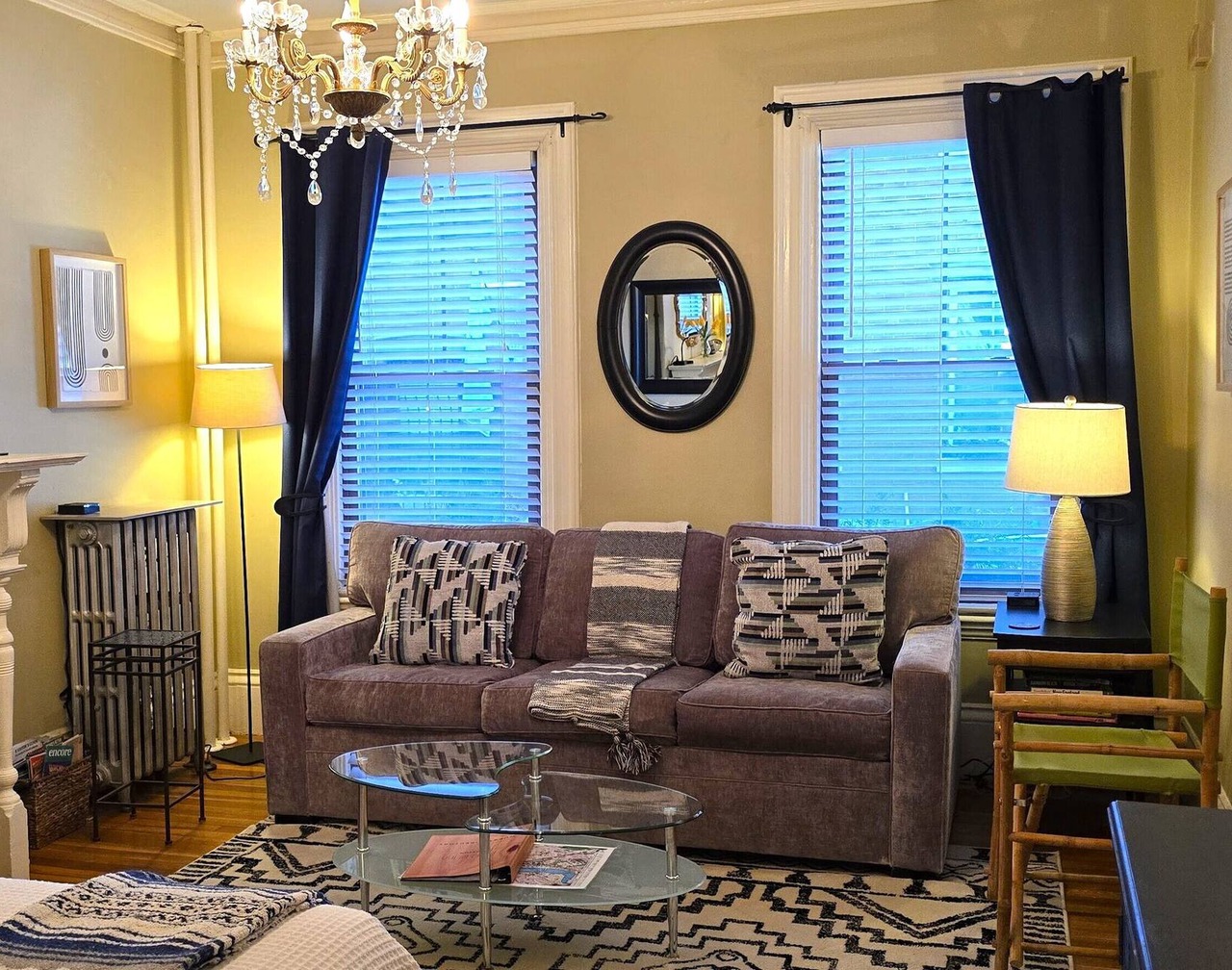 "Fort Hill Inn, Boston" Cozy Studio Suite, Eat in Kitchen, 5 minutes to Center 1