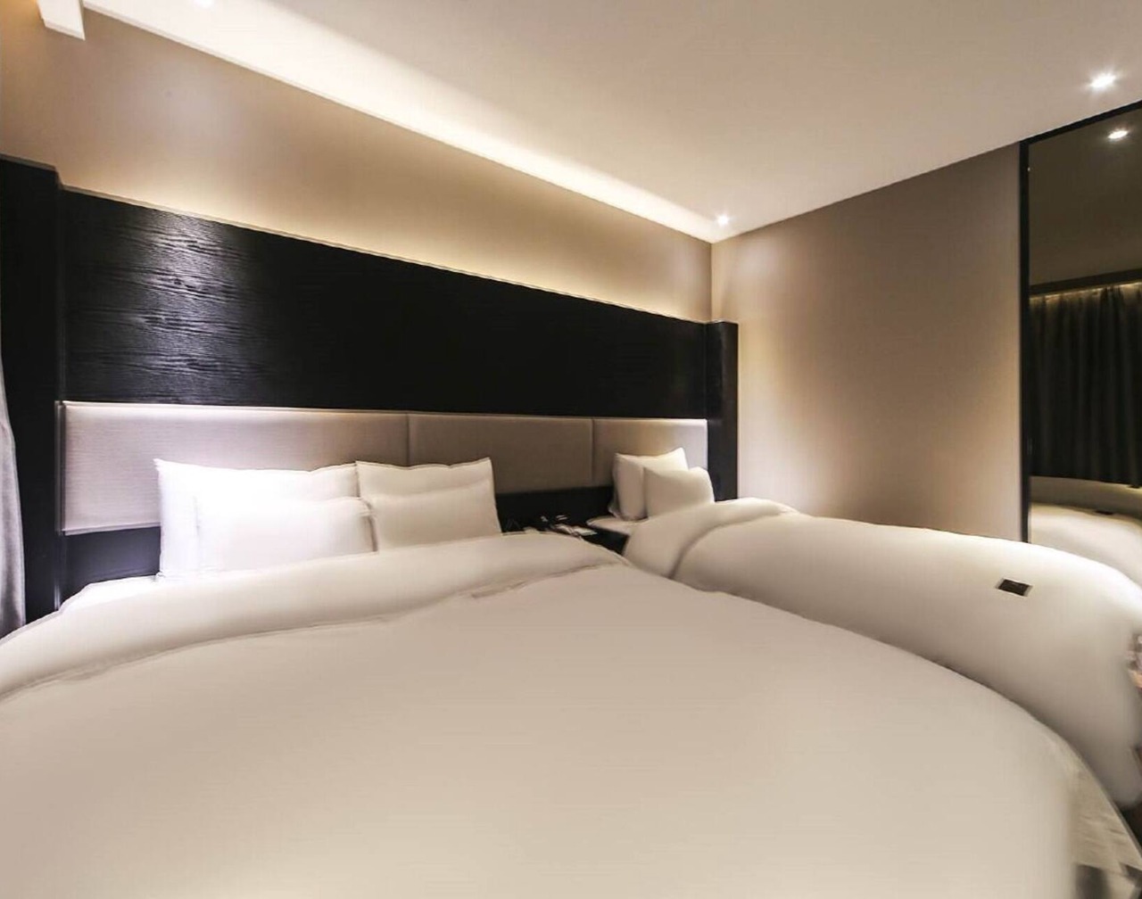 Frenchcode Hotel 1