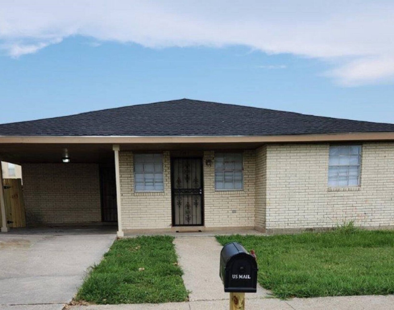 Fully furnished with all the amenities of home centrally located 1