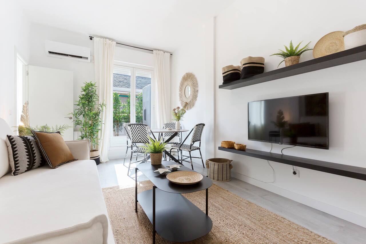 Genteel Home Modesto Lafuente 1