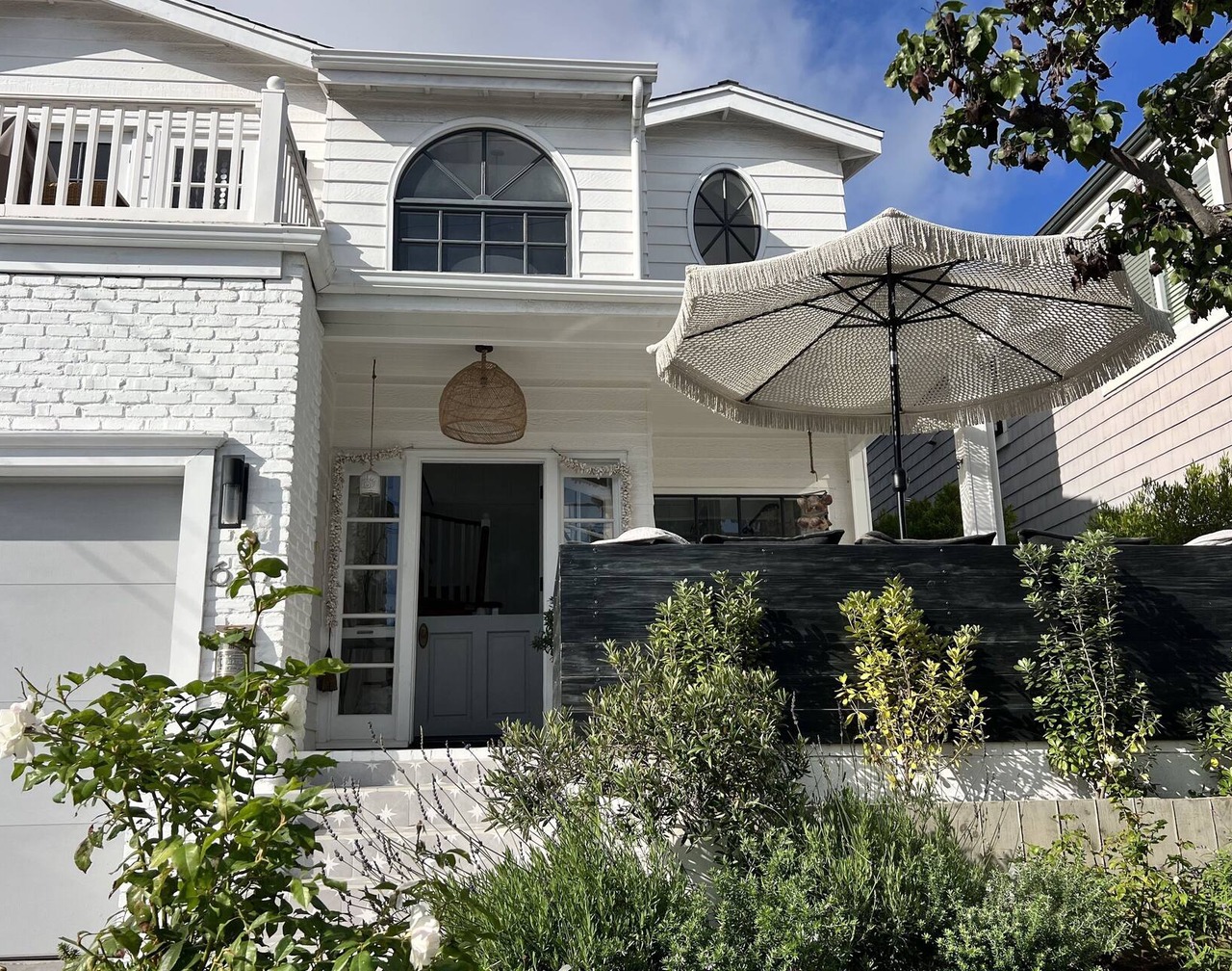 Gorgeous and Spacious 4BR Retreat; Walk to Beach and Restaurants 1