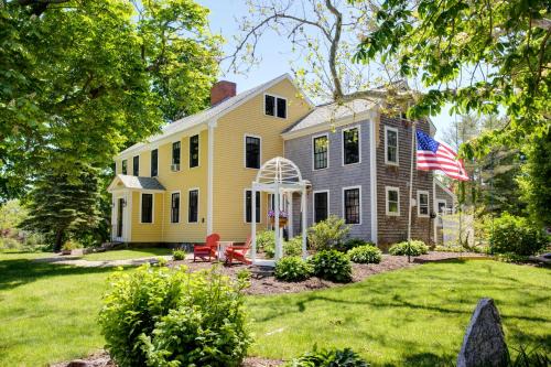 Gorgeous Cape Cod Mansion With Spa Near Beach 1