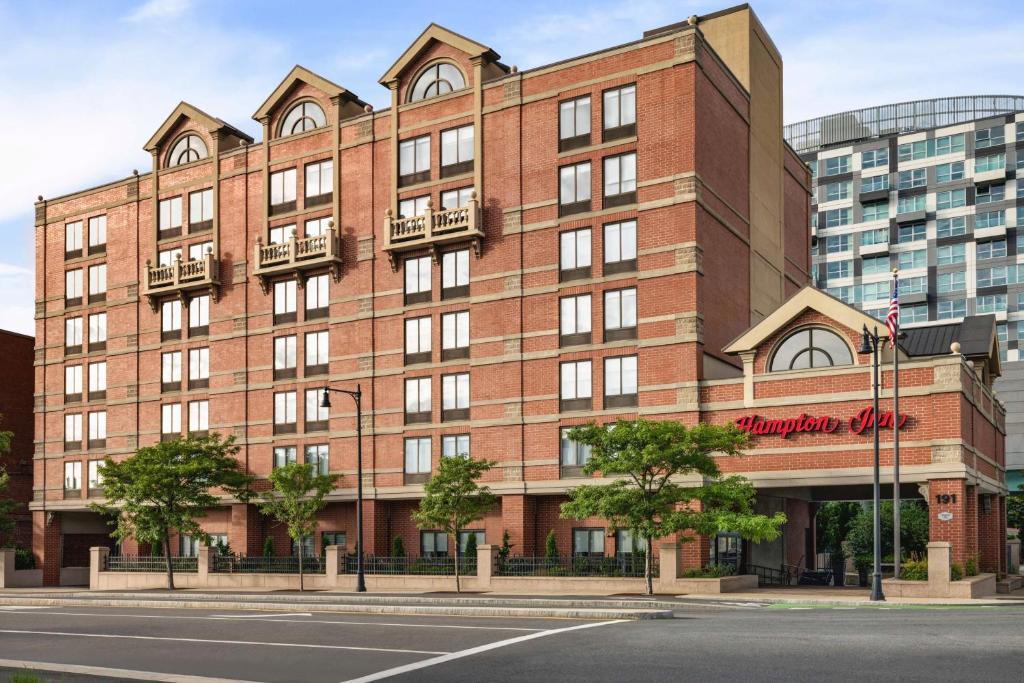 Hampton Inn by Hilton Boston/Cambridge 1