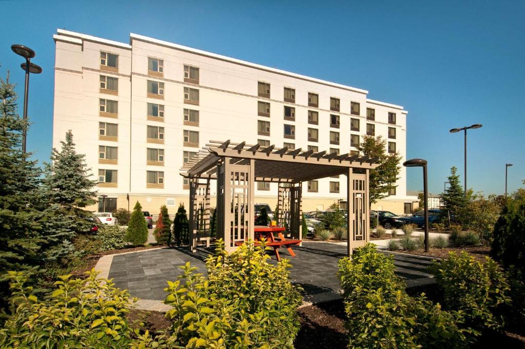 Hampton Inn by Hilton Toronto Airport Corporate Centre 1
