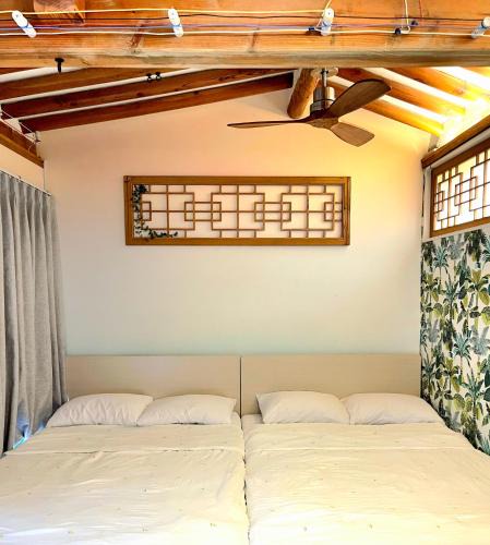 'Hanok Hanok' Boutique stay Hotel Seoul - 2min from Gyeongbokgung Palace station 1